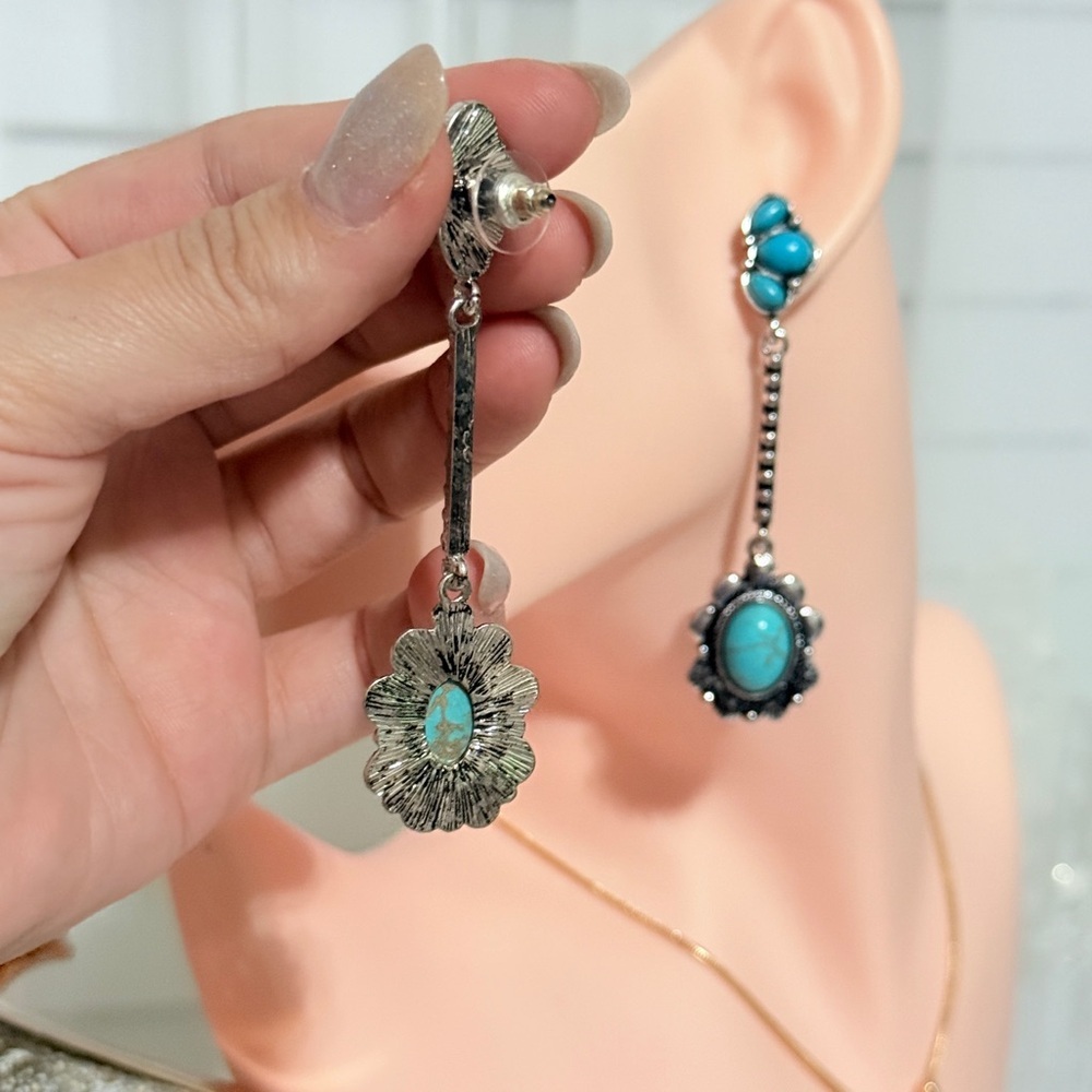 ⚜️ Turquoise and Silver Earrings - Picture 6 of 7